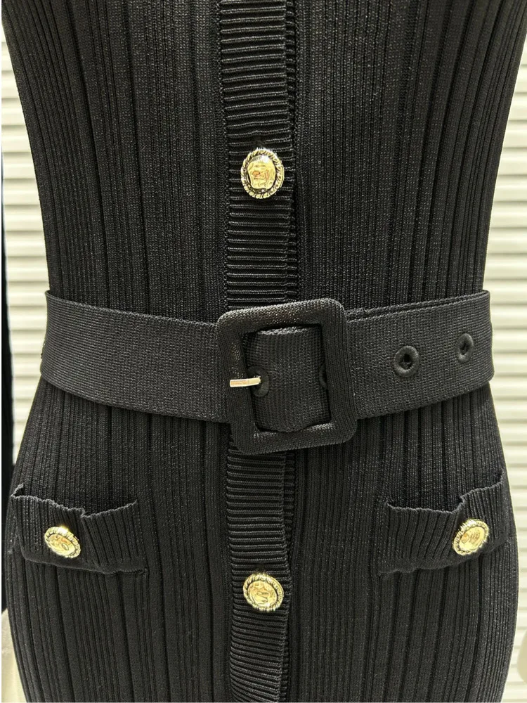 CHUJIE Herbst 2025, Strickkleid im französischen Stil, figurbetontes Kleid mit Rundhalsausschnitt und Knopfleiste vorne und Gürtel, schmal geschnittenes, elegantes Kleid