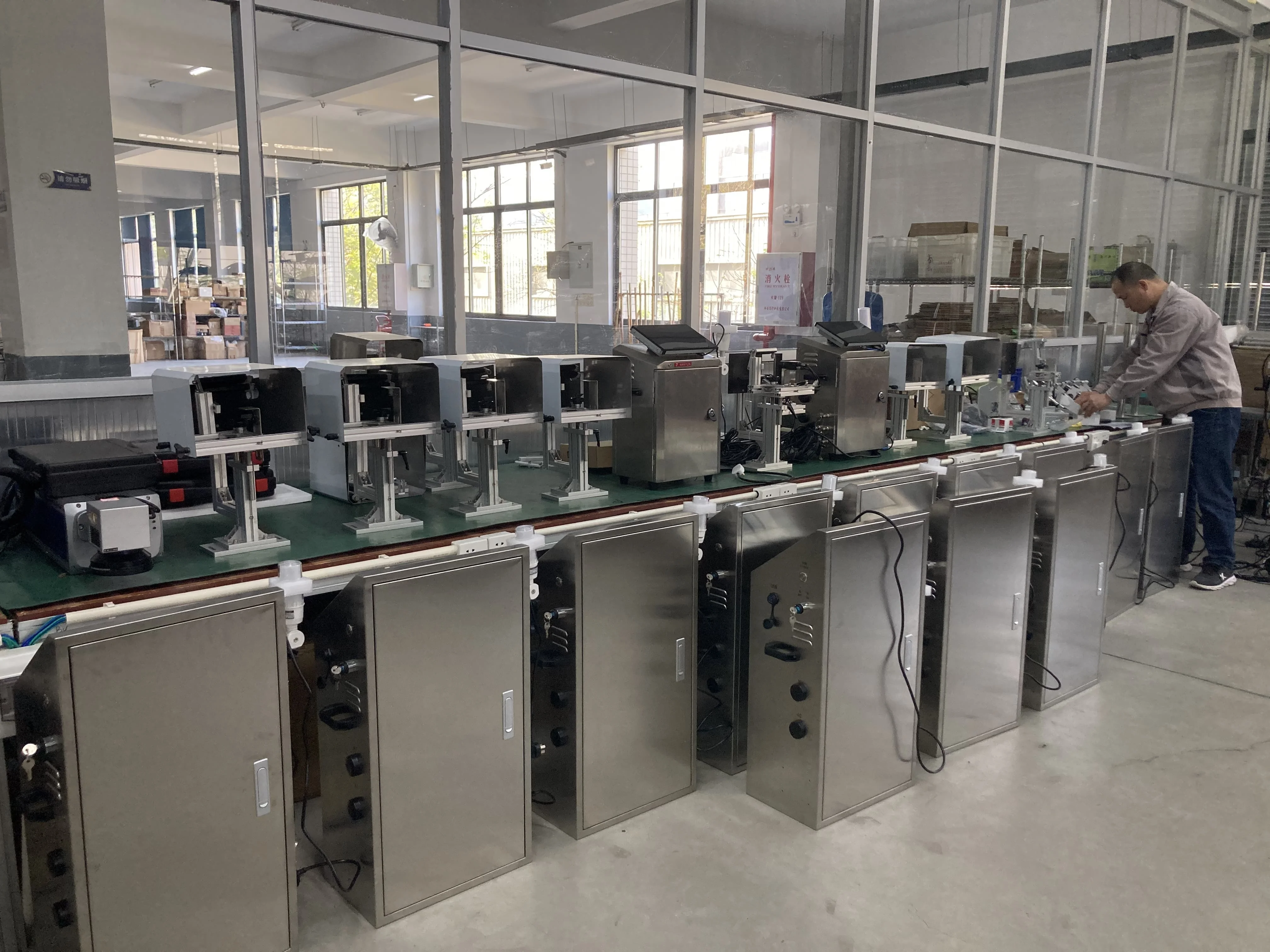 نظام رؤية صناعي فعال للكشف عن العيوب وطباعة رمز تاريخ الباركود وأكياس الزجاجات البصرية #5