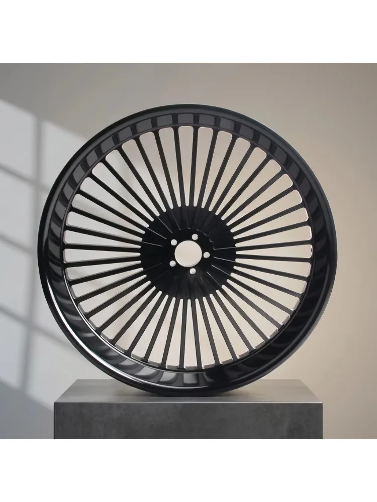 VIMAS Factory Customizes Motorcycle Forged Rims. the 21-inch Front Wheel Is Suitable for Harley Tours Produced After 2008.