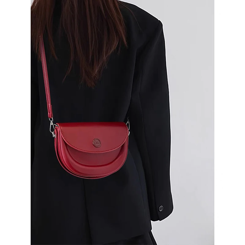 

Красная седельная сумка, женская сумка через плечо, подмышки, универсальная весенне-летняя новая сумка Sle, корейская сумка из искусственной кожи