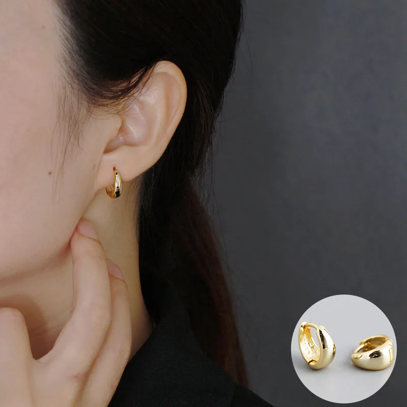 

Серьги женские круглые из серебра 100% пробы с гладкой поверхностью