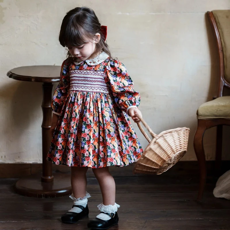 2026 ChildrenKids Long Sleeve Vintage Oil Painting Rose Flower Princess Gown Spring Autumn Costume Girls Hand Smocked Dress