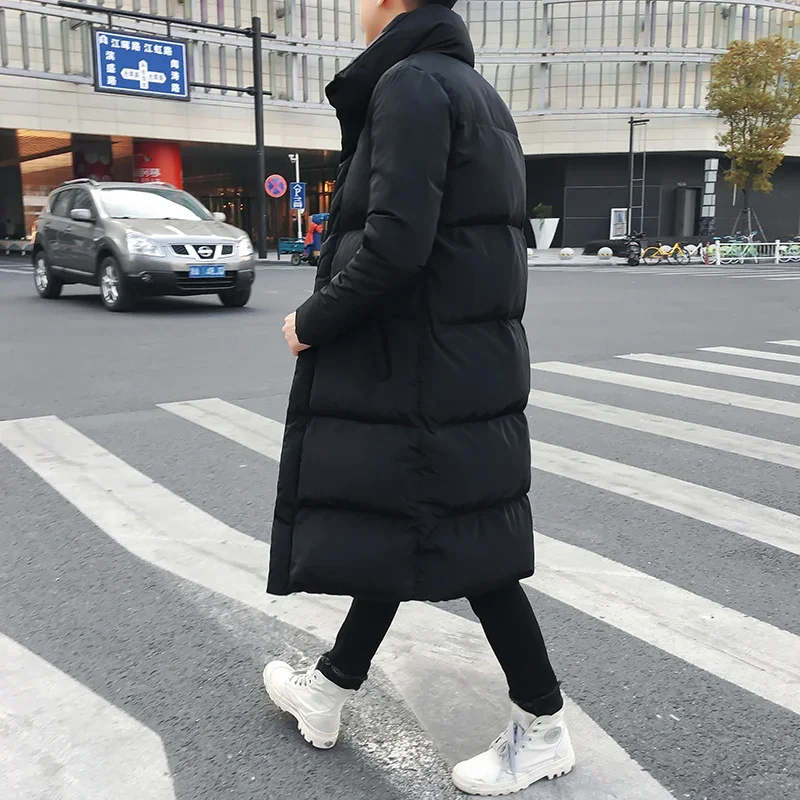 Koreańska moda Czarna bawełniana długa wyściełana parka Męskie 2025 Zimowa gruba ciepła kurtka puchowa dla mężczyzn