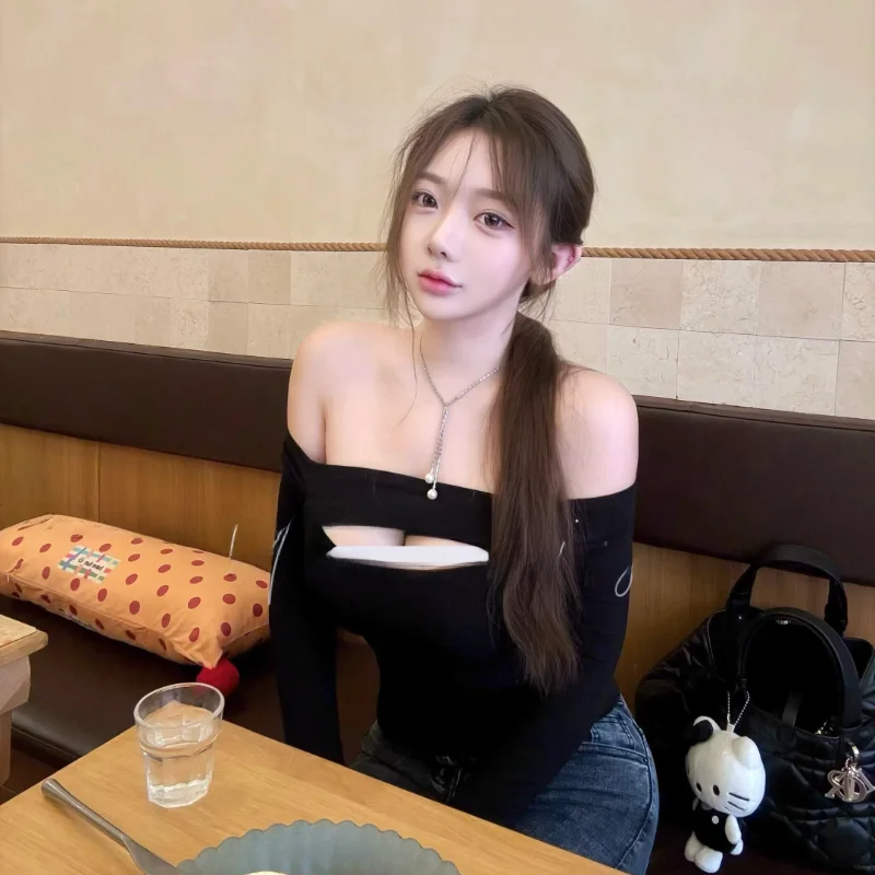 Slim Fit Base Shirt Inner Wear One Shoulder Long Sleeve T-Shirt for Women Sexy Design Hollow out High-End Feel Autumn Winter