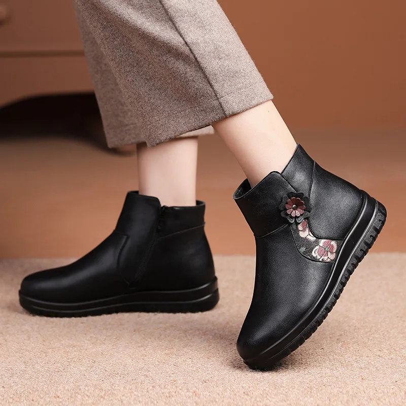 Boots Woman Winter 2023 New Women Leather Casual Comfortable Thick Plush Warm Ankle Boots Women Flat Heels Black Boots Mother