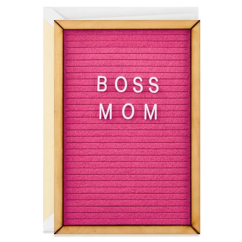 Tarjeta de felicitación para el Día de la Madre (Tablero de letras de fieltro Boss Mom)