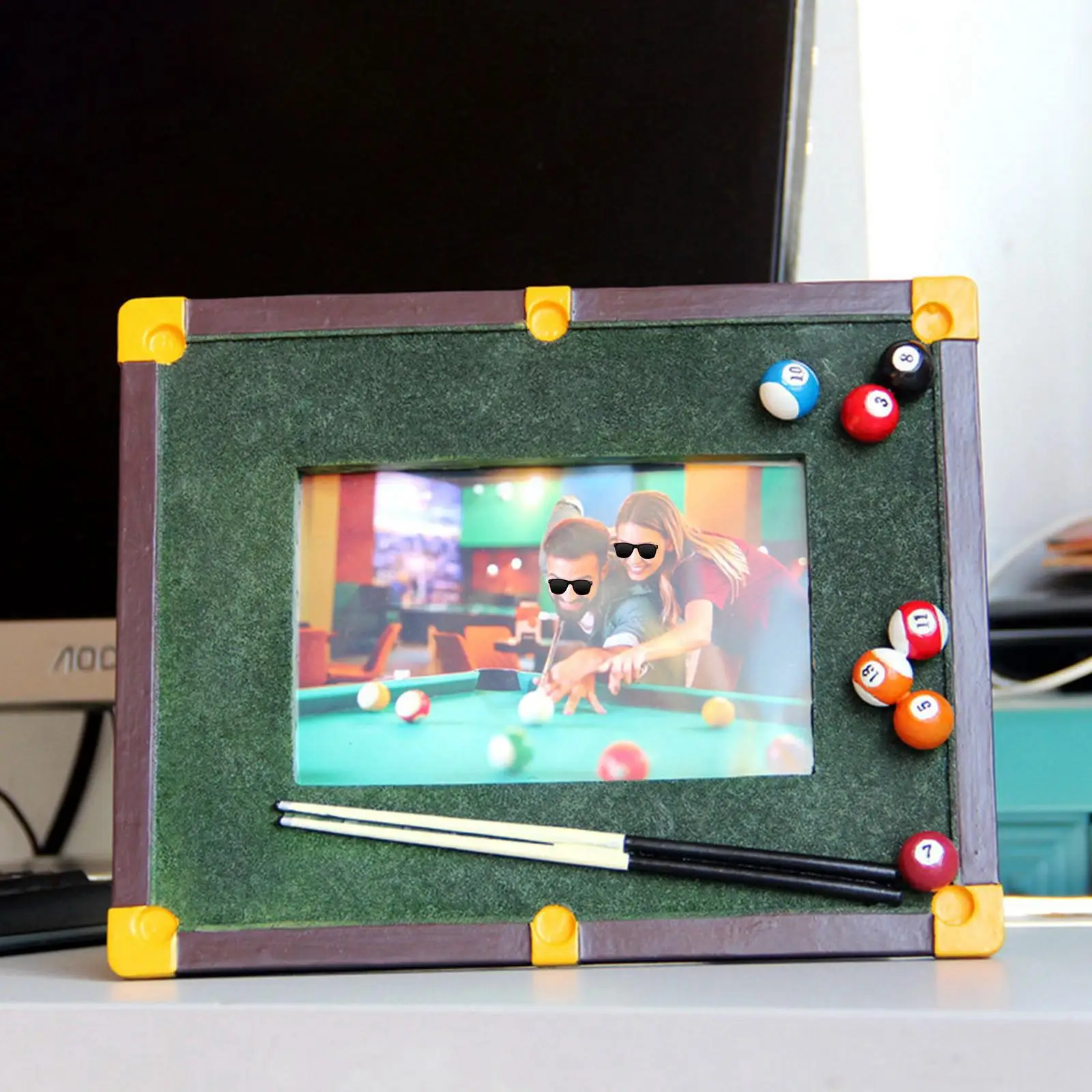 Hand Painted Billiard Photo Frame 3D Relief Stand for Creative Gift Photo