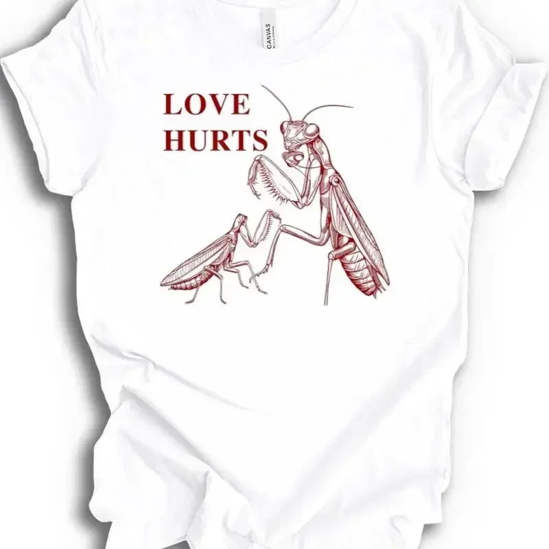 Love Hurts Praying Mantis Dark Humor Retro Insect T shirt