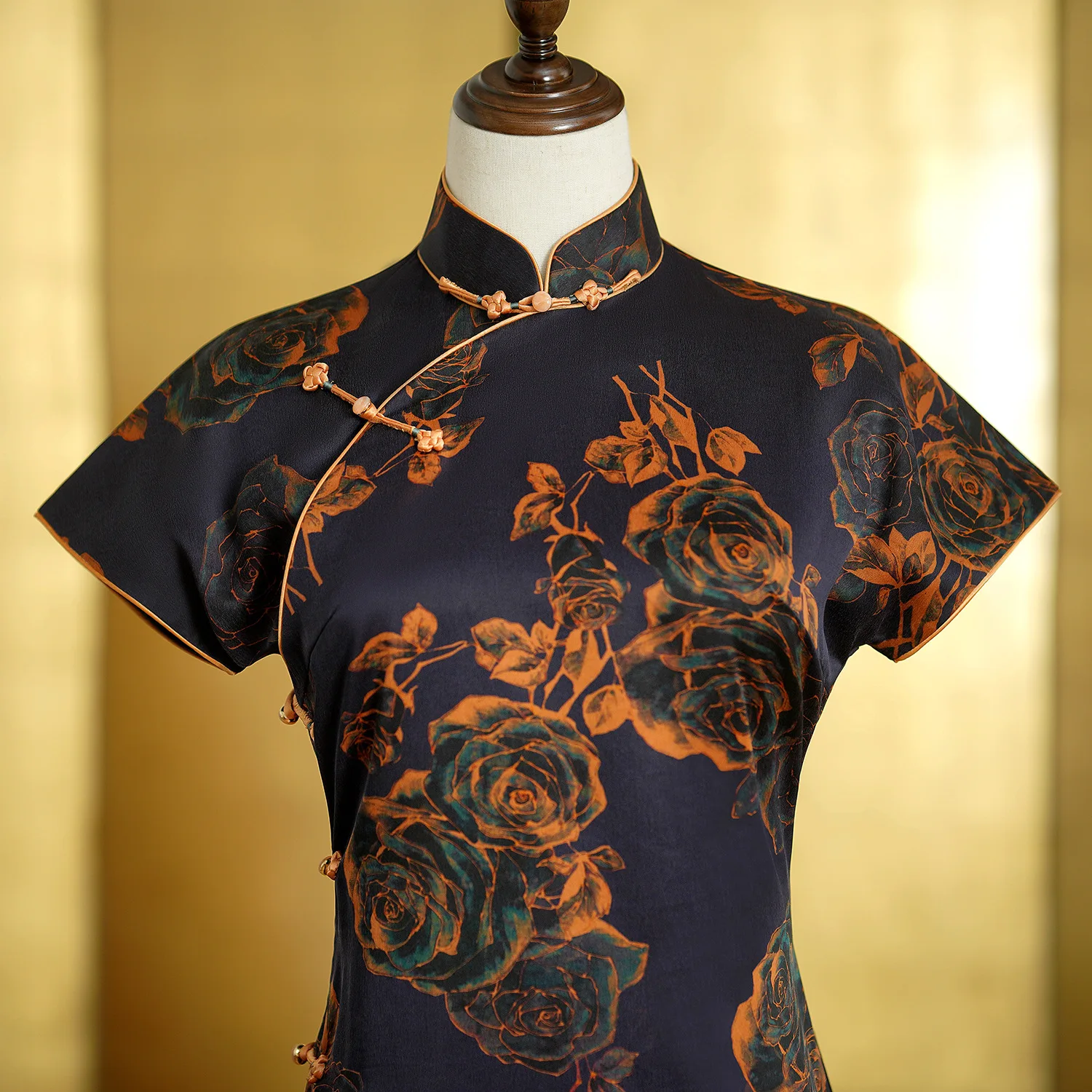 Xiangyun Yarn Heavy High Quality Real Silk Vintage Cheongsam Qipao Women's Clothing Dress China Rose Daily Gambiered Guangdong