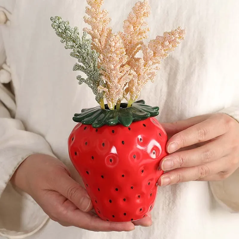 Strawberry ceramic vase flower vase for home decoration tabletop ornament Hydroponic accessories small fruit flowerpot Container