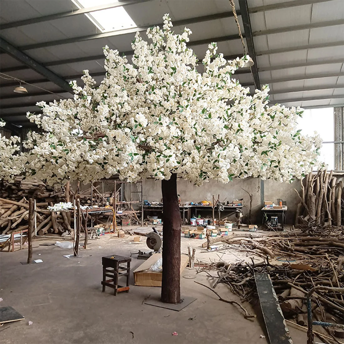 

Simulation Cherry Blossom Tree, Fake Tree Shopping Mall Hotel Wishing Tree, White Floor to ceiling large wedding scenery