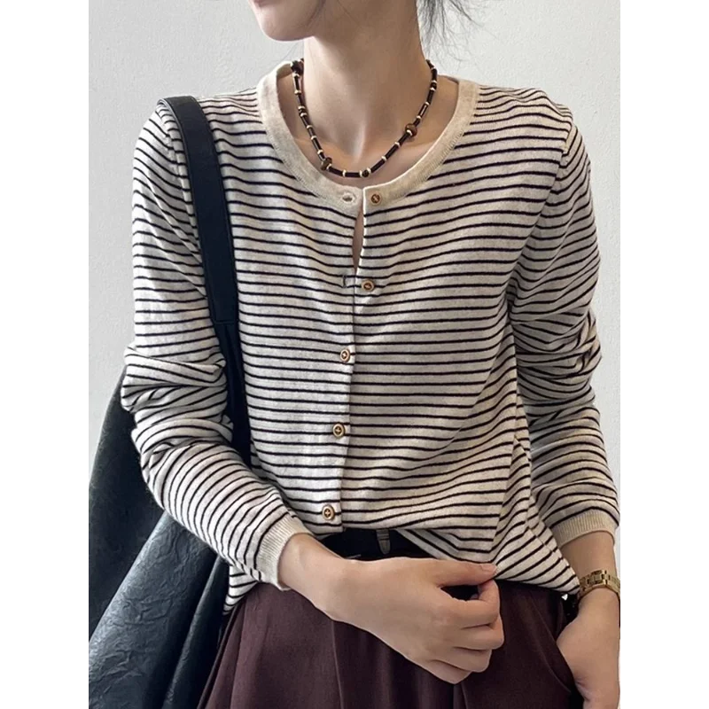 

Round Neck Long Sleeve Sweater for Women Casual Fashion Striped Knitted Cardigan Jacket for Women