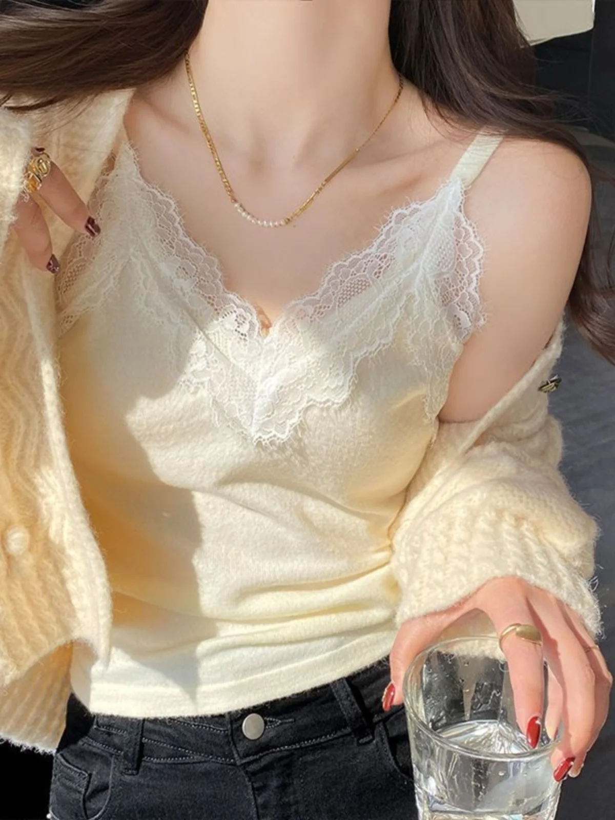 

Sexy Knitted Lace Vest Women's Inner Wear Close-Fitting V-Ne Warm Slimming Base Layer Top Trendy Casual Versatile Mid-Year