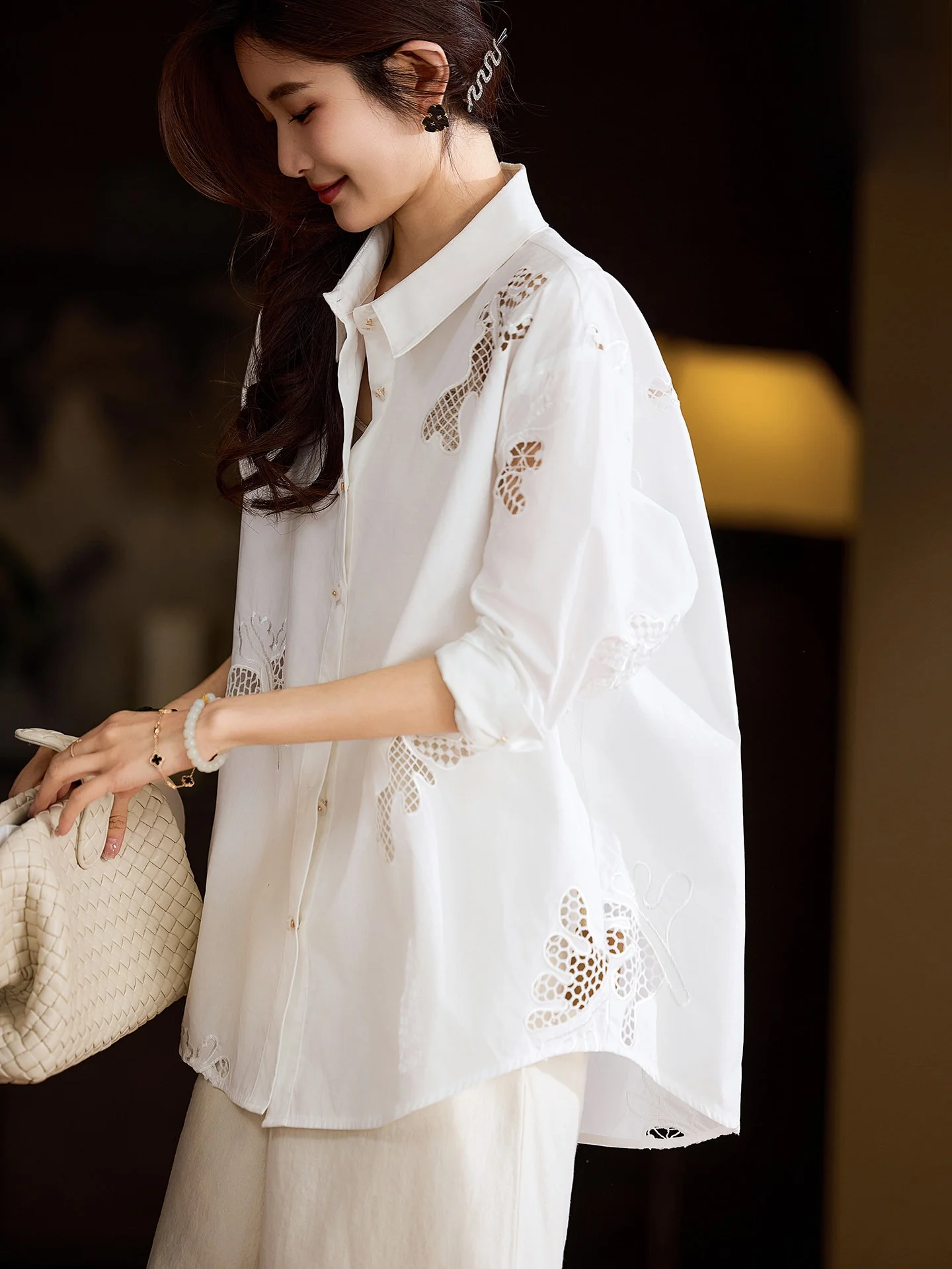 

Элегантная белая рубашка с вышивкой и длинным рукавом для женщин, весенняя, большого размера, с ажурными вставками, из смесового хлопка, в уличном стиле, повседневный топ