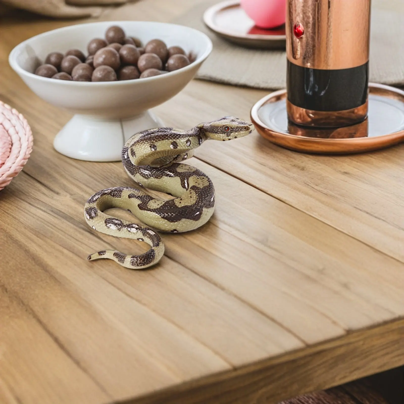 

Lifelike Spook Snake Plastic Decoration Vivid Detail Molded Texture Creepy Prank Prop for Halloween Party Costume Scary