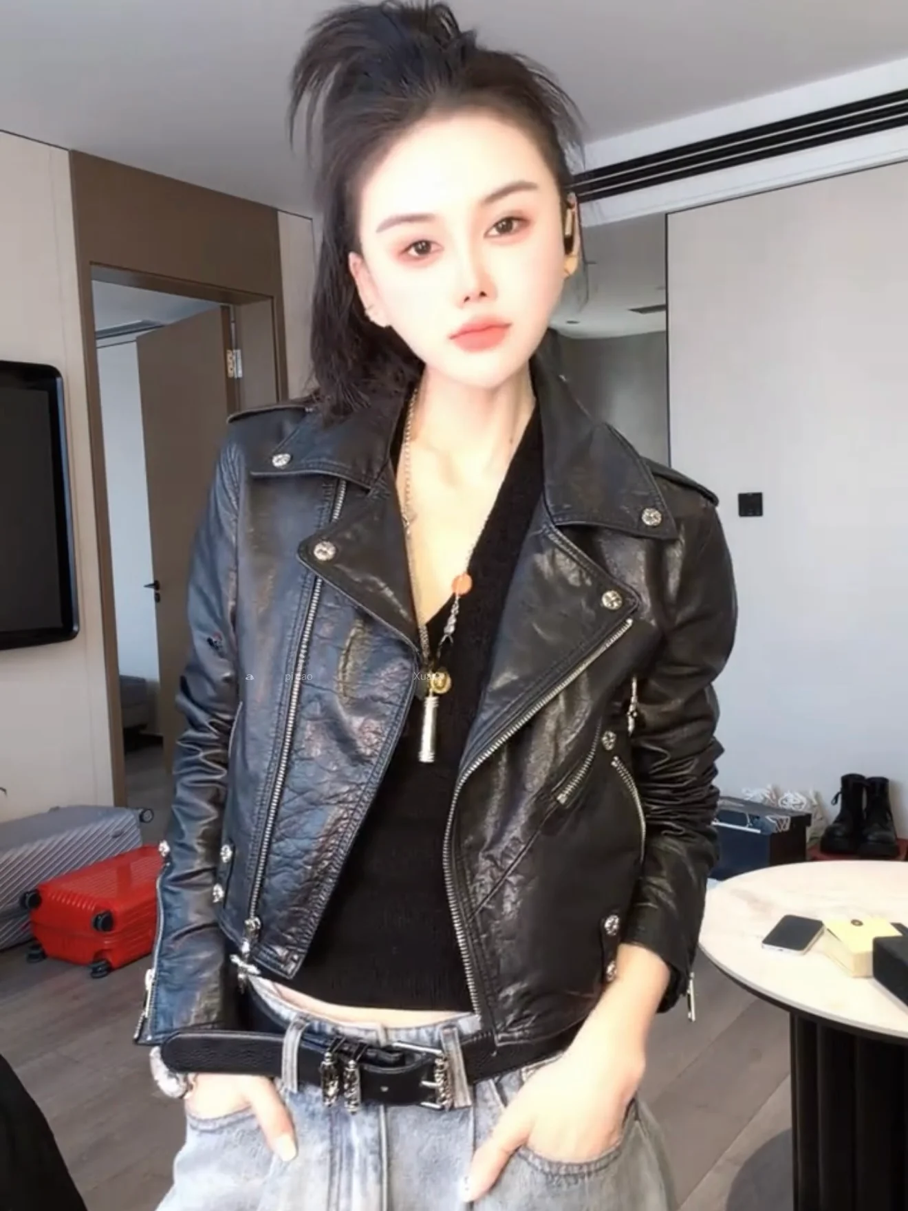 

Spring 2026 Women's Sheepskin Biker Jacket Short Loose Slimming Casual Versatile Top Leather Coat Bright Surface Texture Long...