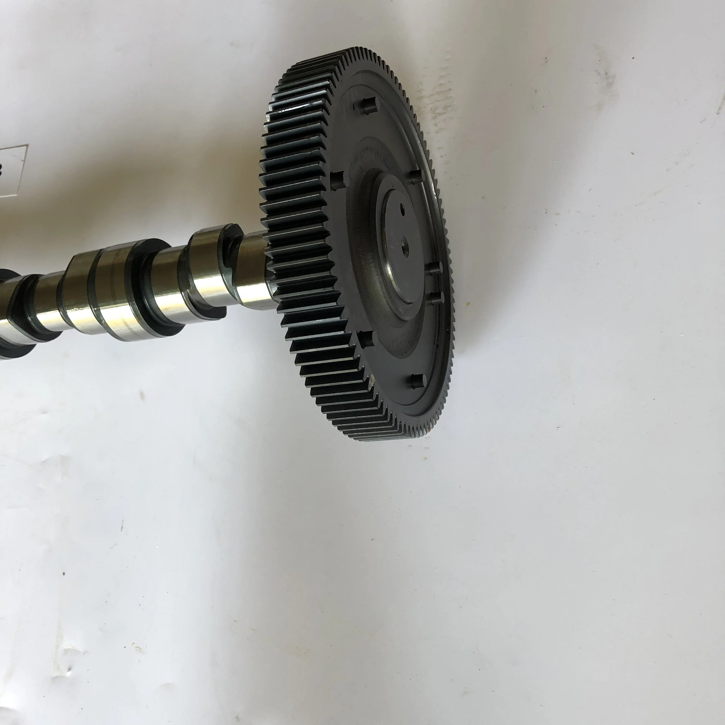 Hot sale    Engine Spare Part BF6M1013 Camshaft 04258751 0425 8751 0425 5221 0425 5150 04255150 for Deutz