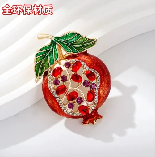 New Fashionable Pomegranate Brooch with Women's Design Sense, niche Fruit and Plant Chest Flower Pin Jewelry