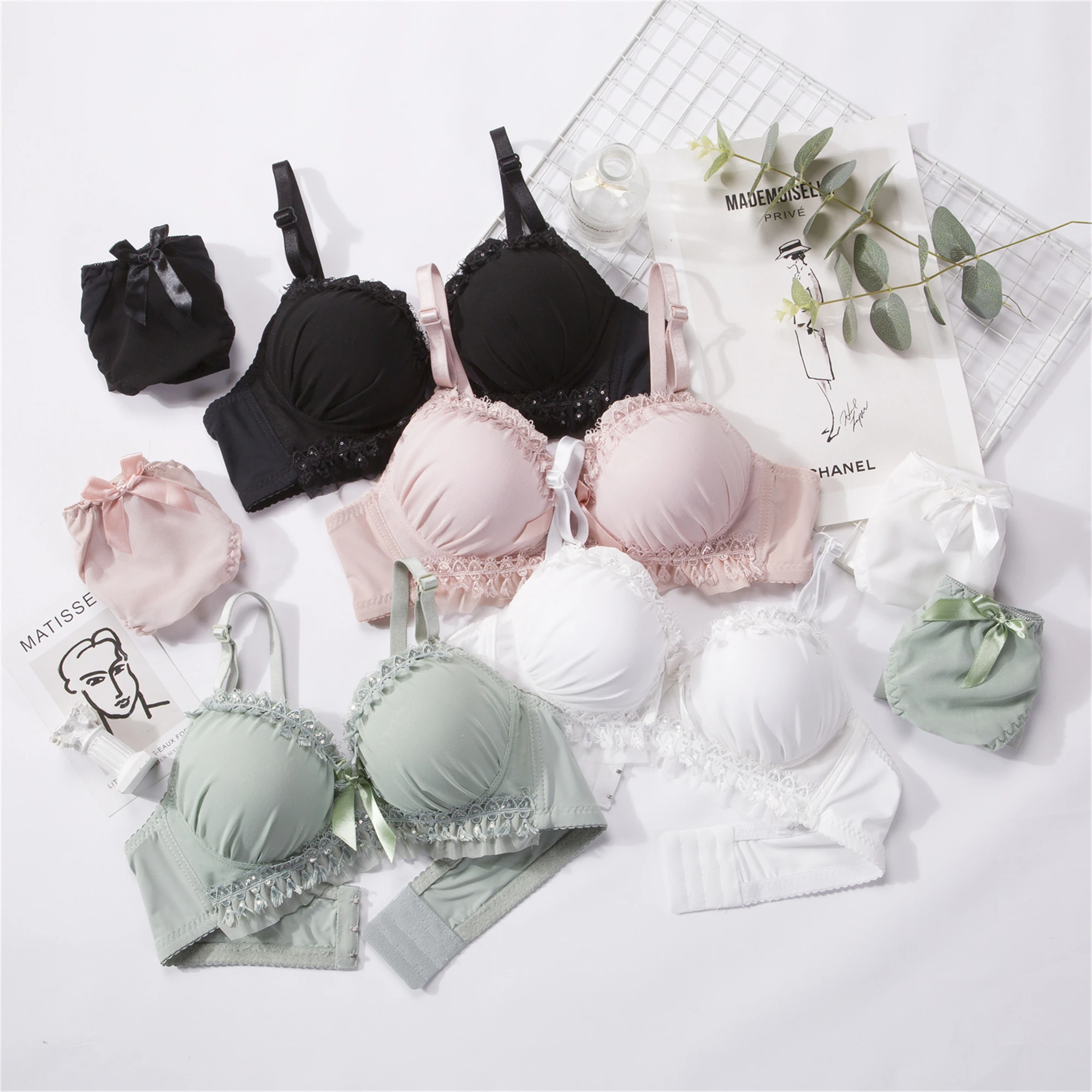 Korean Style Bras Sets Sexy Bra And Panties Set Women Hollow Out Lace Underwear Back Push Up Bras Comfortable Sexy Lingerie Set