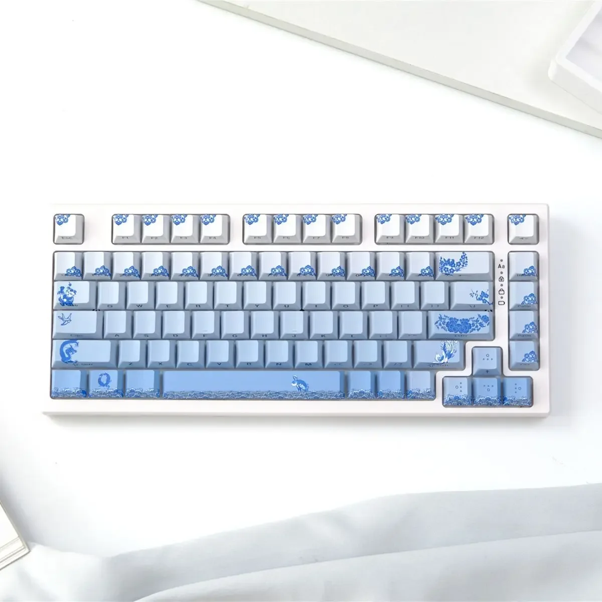 Blue and white porcelain side engraved light-transmitting keycaps, original height, mechanical keyboard