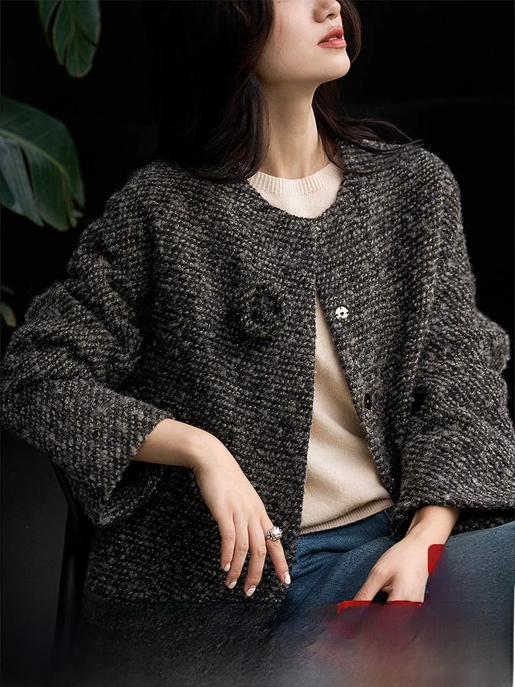 

Новая осенняя коллекция 2025: Женская ветровка из шерстяной смеси с декором в виде китайской горной камелии и брошью на груди