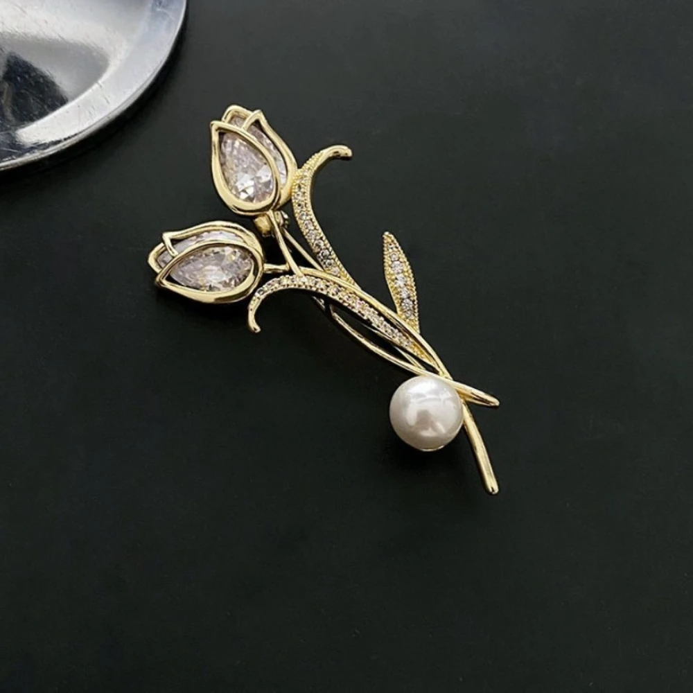 

High-end Niche Flower Brooch Fashionable Versatile Tulip-shaped Women's Luxury Temperament Suit Sweater Pin Design Sense