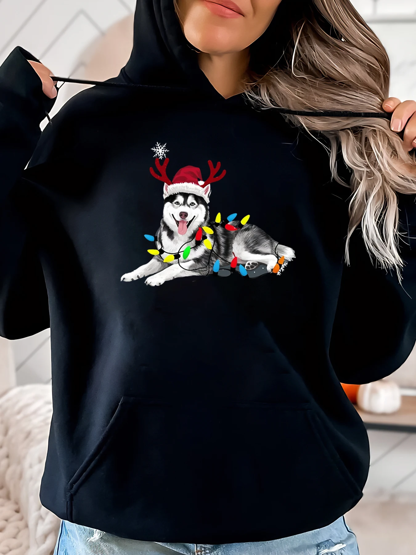 

Собака хаски с рождественскими огнями и рогами северного оленя, праздничная толстовка с принтом, женская повседневная одежда, зимняя одежда, черный, больших размеров