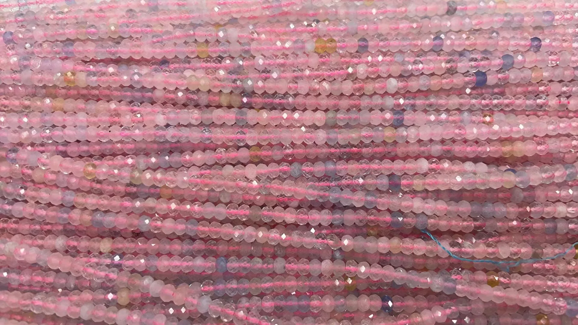 Doğal morganit boncuk kesim açısı 3x4mm uzunluk