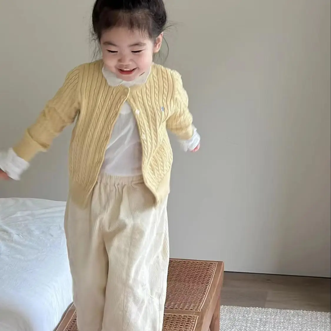 Girls' Spring and Autumn Suit Fashion New Children's Cream Fried Dough Twists Knitted Cardigan+Straight Pants 2-piece Set
