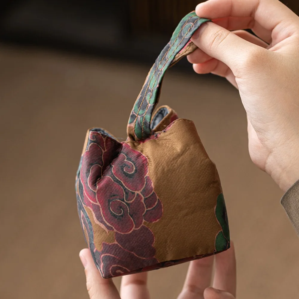 Bolsa de almacenamiento de tazas de té de estilo chino con estampado, bolsa de tela para tetera cuadrada Retro, bolso de brocado de seda portátil entrelazado para mujer