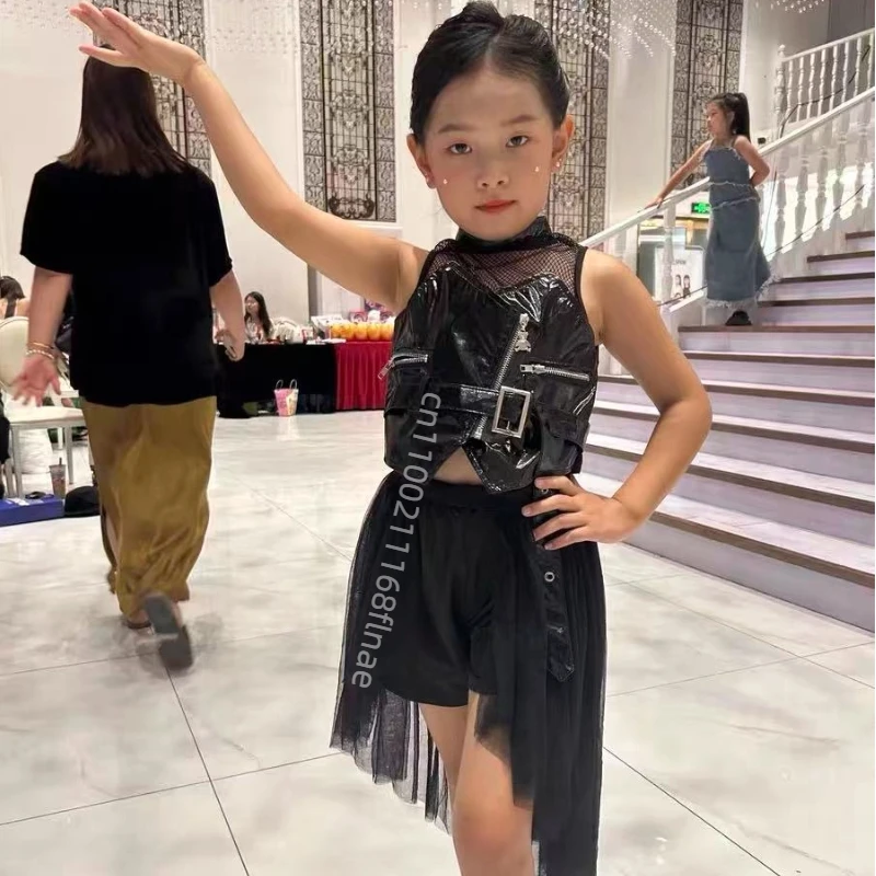 Costume da ballo di strada per bambini Abito da spettacolo Garza nera Set in pelle lucida Pista di modello jazz per ragazza stile hip-hop alla moda