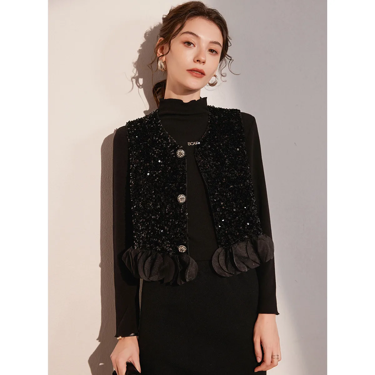 LOUIS YAO 2025 Spring Autumn Sequins Craftsmanship Vest Small V-neck Flower Petal Splicing Sleeveless Women's Horseclip
