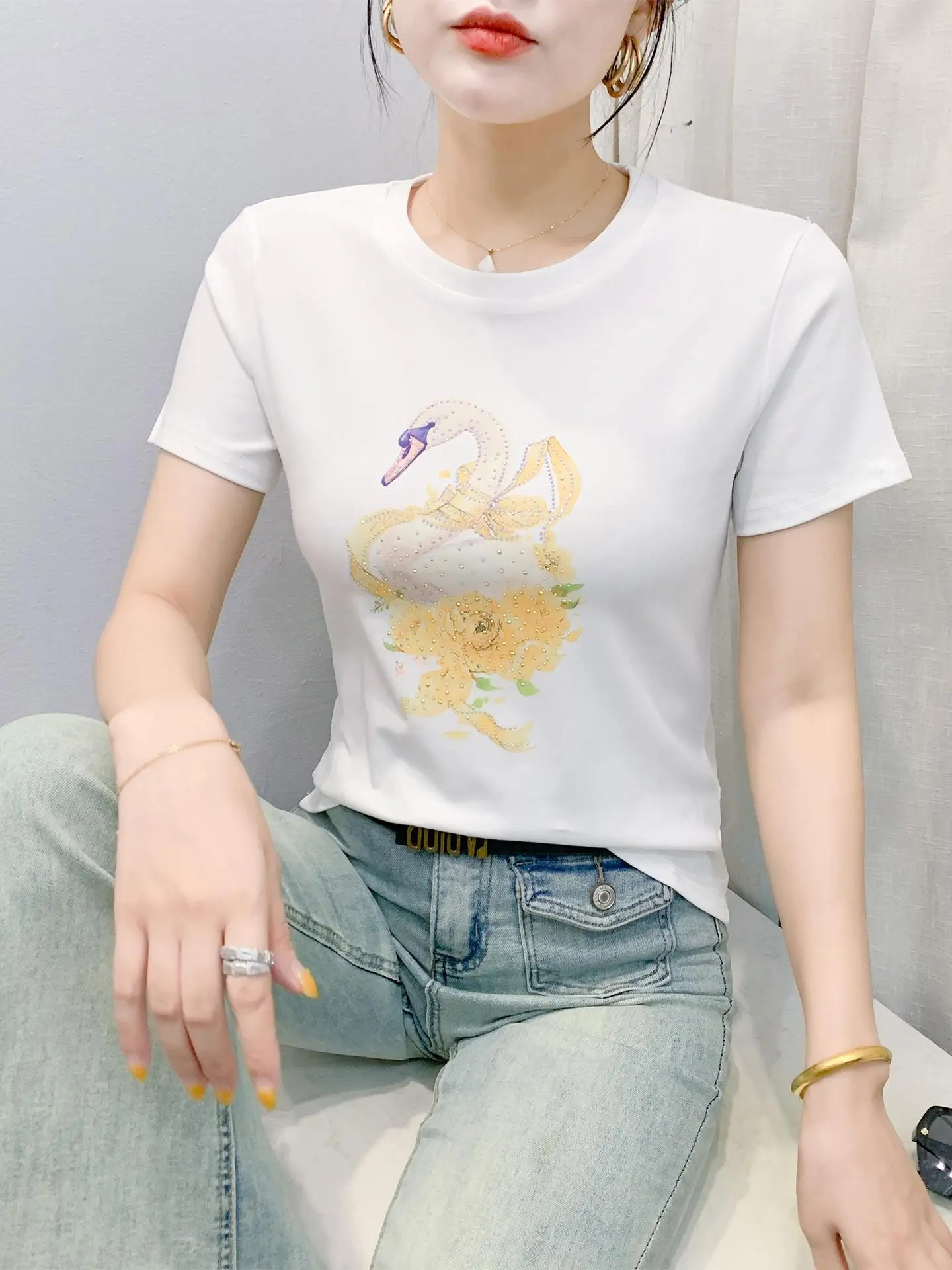 Faionable ort Sve T-irt Women's Summer New Sle European Print Rhinestone Slimming Top Korean Version Cotton Blend