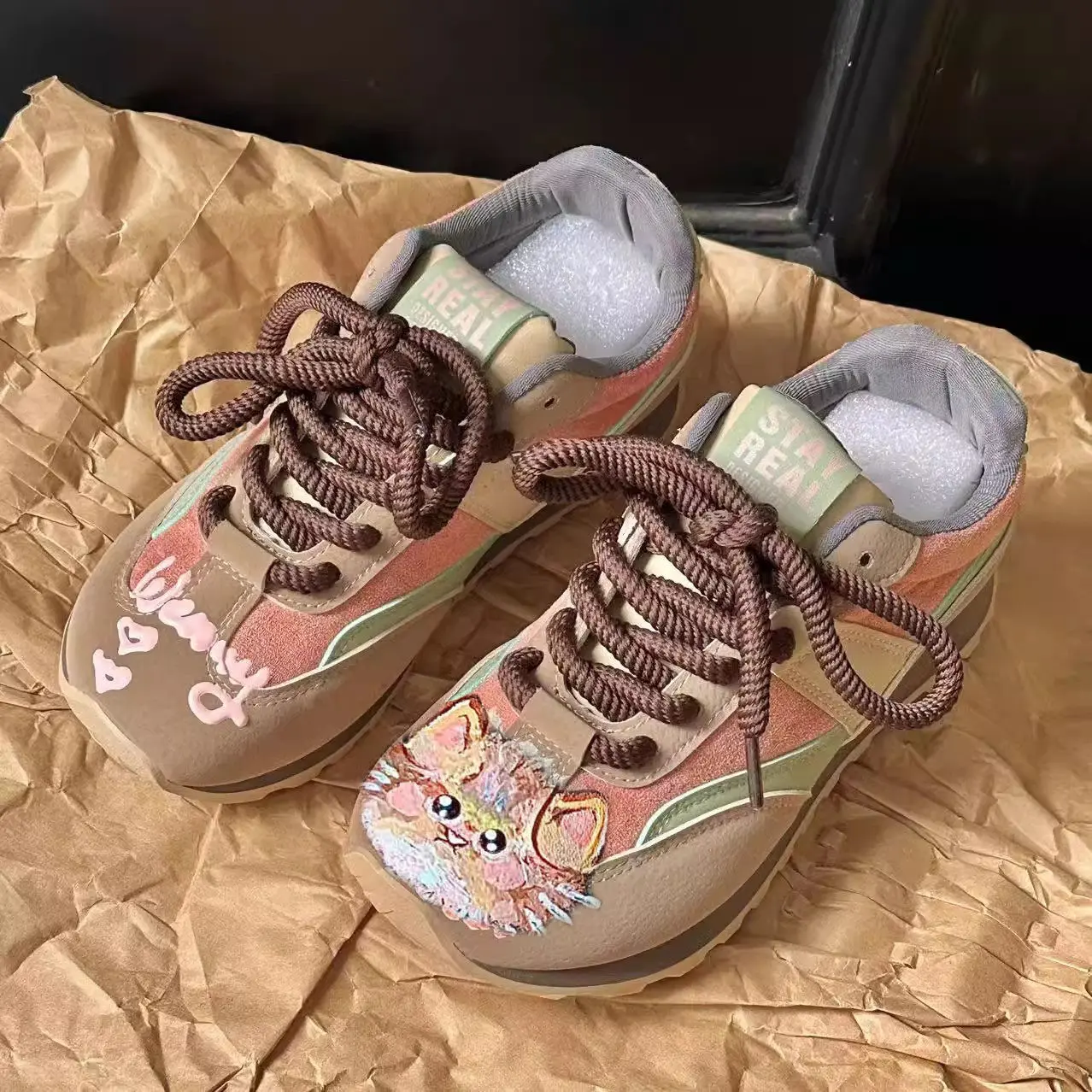 Original Dad Shoes Cartoon Print Cute Cat Retro Color Blocking Sports Running Shoes Casual Soft Soles Versatile Niche Girl Shoes