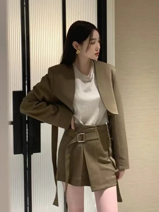 

Retro Korean Sle Women's Suit Jaet And ort Skirt Set Autumn Winter Faion Outfit Asymmetrical Belted Ensemble