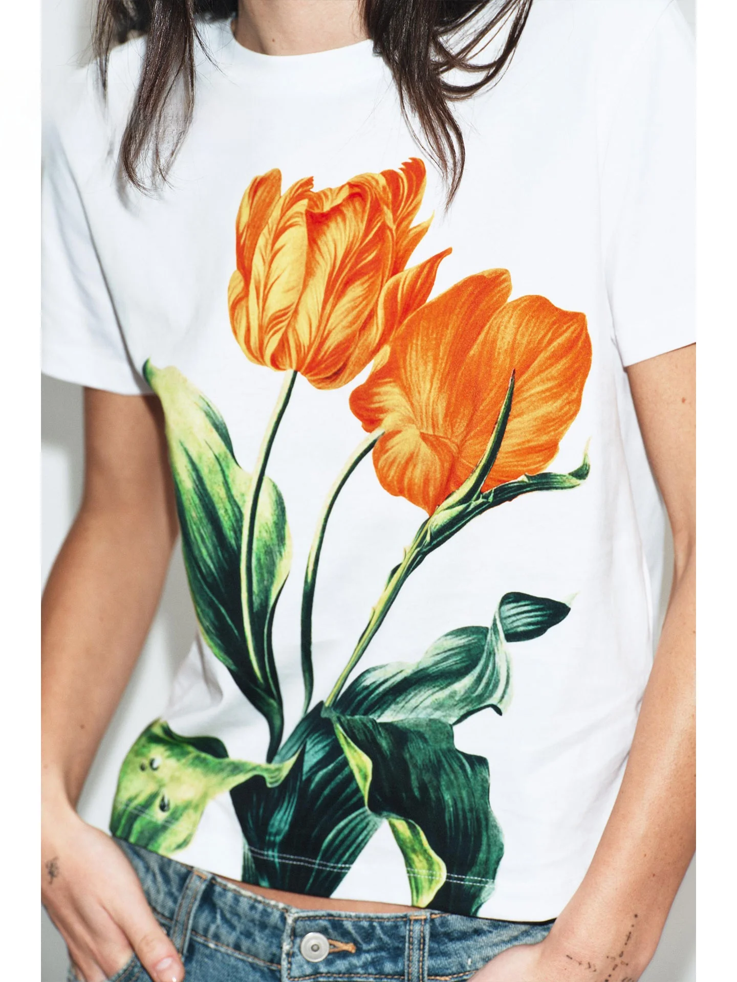 Summer 2026  Oil Painting Style White Tulip Flower Print Short Sleeve T-Shirt Women's Top Casual Straight Cut Other Mate...
