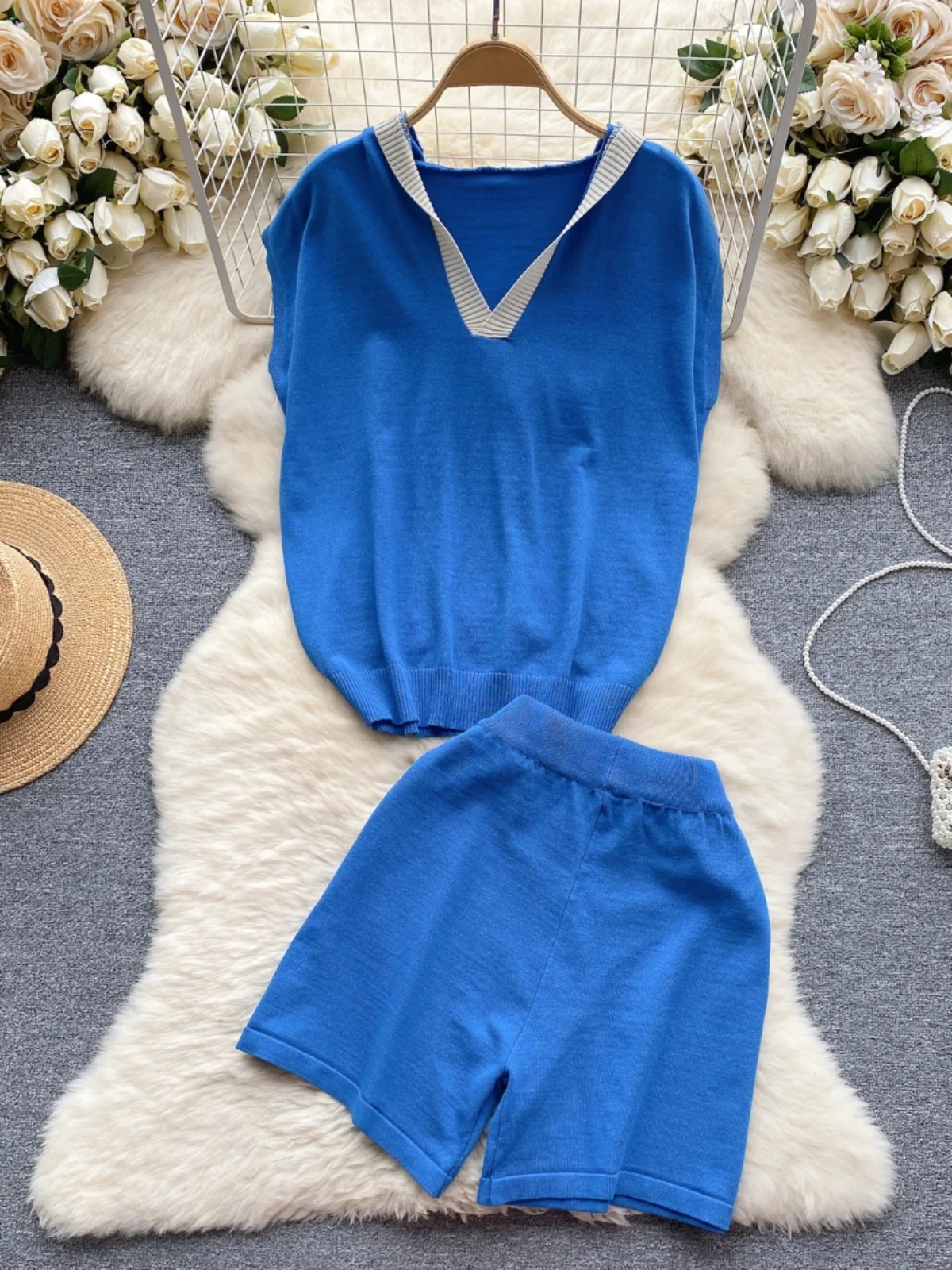 Korean Style Casual Loose Two-Piece Set Color Block Hoodie Knitted Top Wide Leg Shorts Lazy Style Fashionable Women's Ensemble