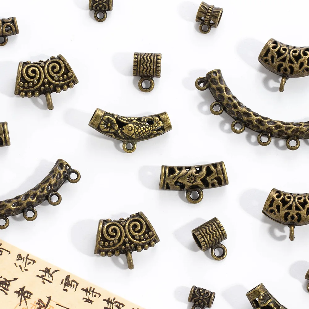 Questo braccialetto retrò a tre vie è un accessorio di nicchia con perline con un design di fascia alta che può essere regolato