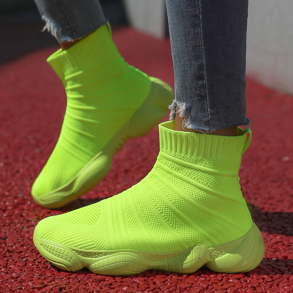 

2026 Spring New Sports Shoes Men's and Women's Universal Mesh Breathable Fashion Casual Walking Shoes