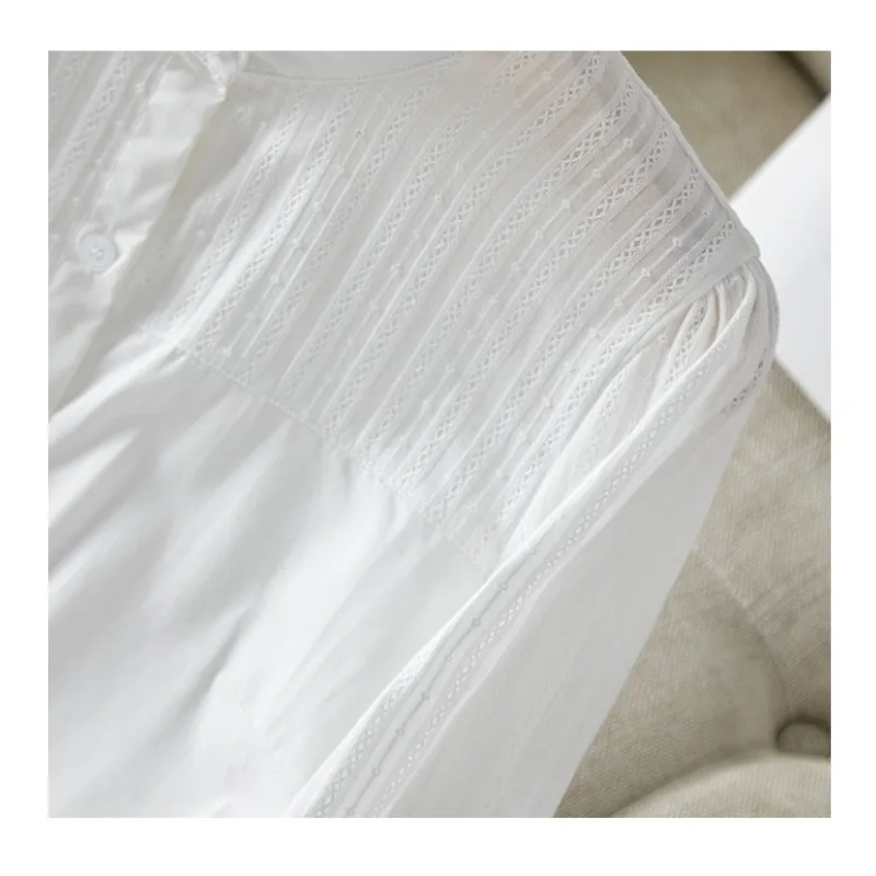 بلوزة بيضاء كلاسيكية فرنسية: قميص كبير الحجم بياقة جاكار مزين بالزهور للنساء، قميص بمقاس كبير قابل للتنفس على الطراز الكوري