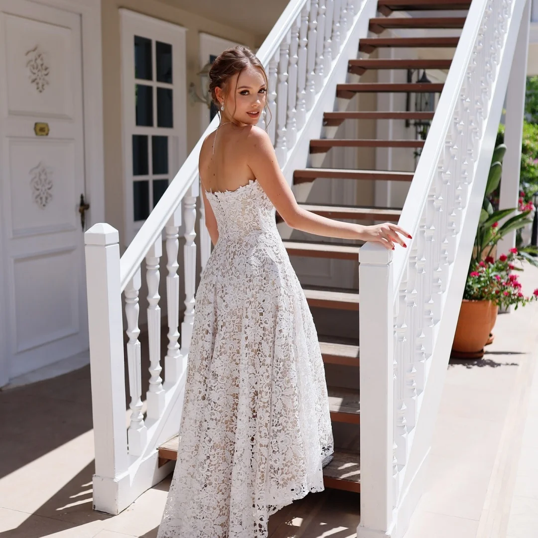 화이트 스트랩리스 레이스 맞춤형 정장 이브닝 A라인 미디 드레스 우아한 프로모션 드레스 공식 행사복 2025