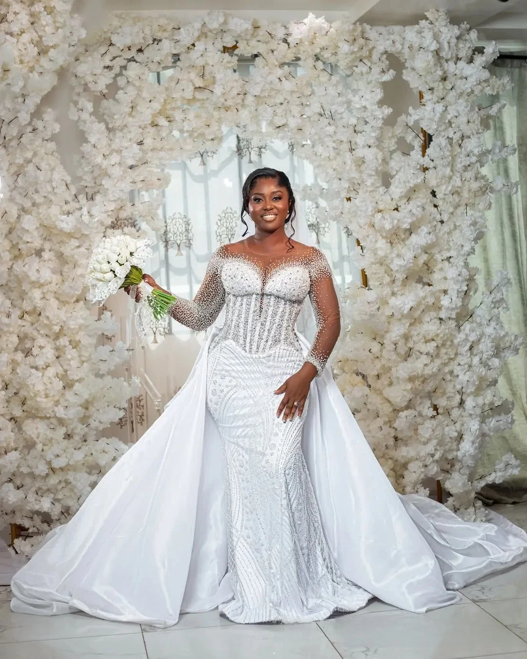 Abito da sposa a sirena taglie forti personalizzato Abiti da sposa per la sposa Treno staccabile Collo trasparente Illusion Maniche lunghe Pizzo con perline