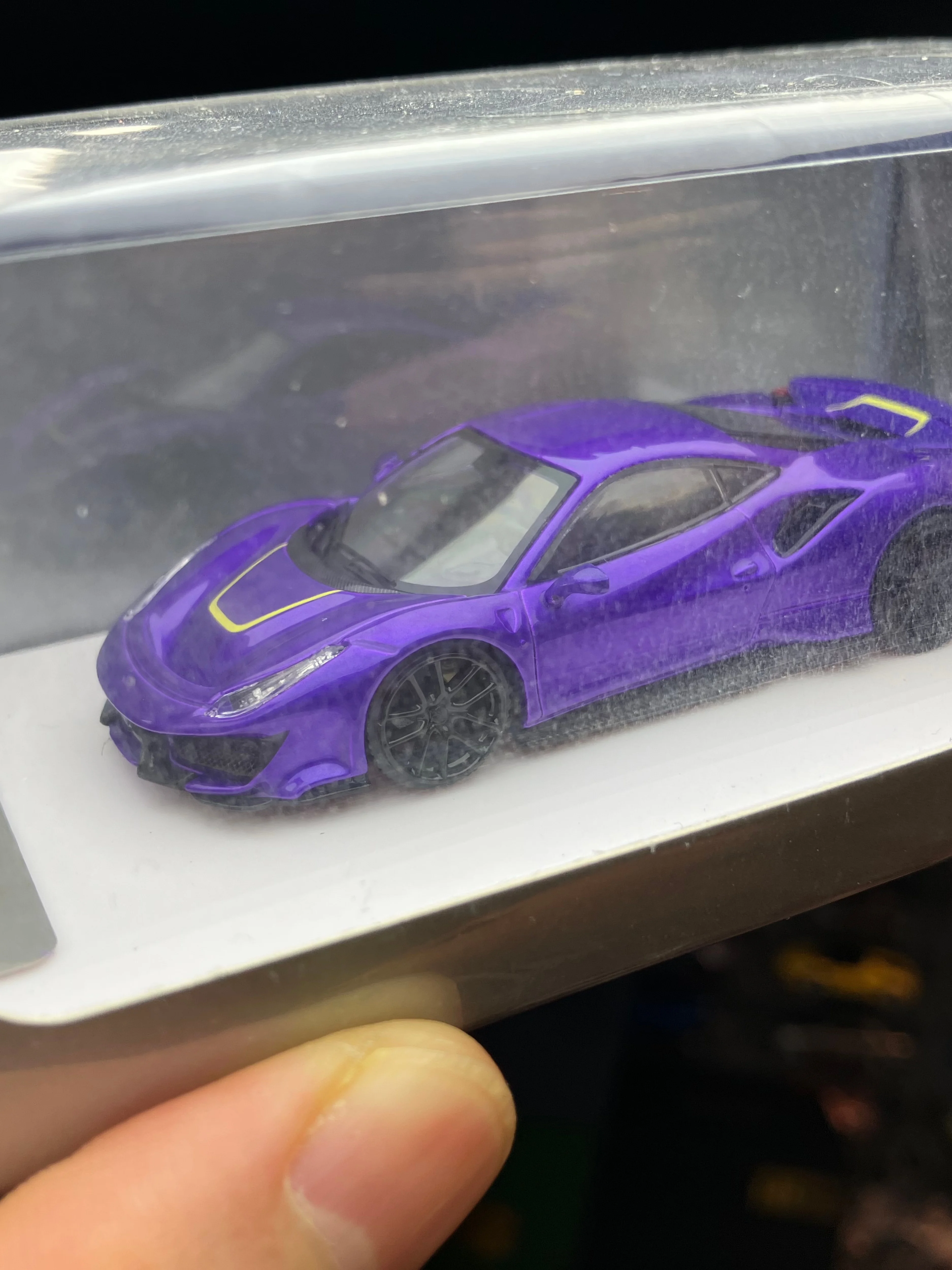 

DCM 1:64 488 Pista Super Car Red Diecast Model Car Collection Limited Edition Alloy