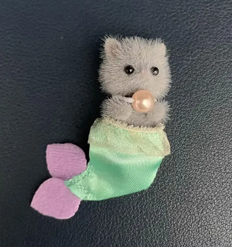 정품 SYLVANIAN FAMILIES 크리스마스 스노우 레오파드 기린 아기 인형 집 연필 비옷 푸들 아기 크리스마스 귀여운 인형 소녀 선물