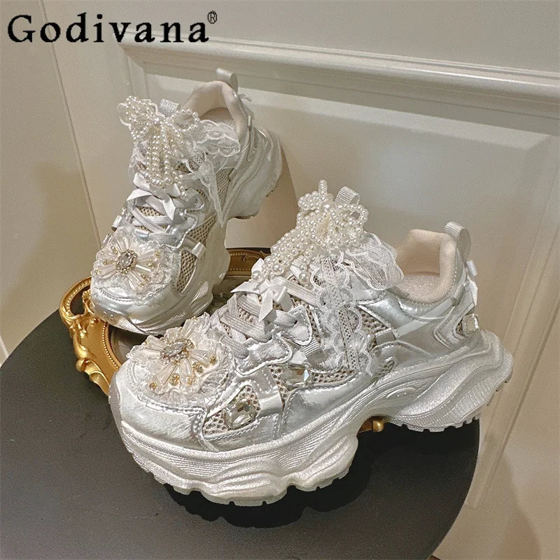 أحذية رياضية فضية سميكة سوليد مكتنزة للنساء أحذية رياضية بيضاء بفيونكة من حجر الراين متعددة الاستخدامات #2