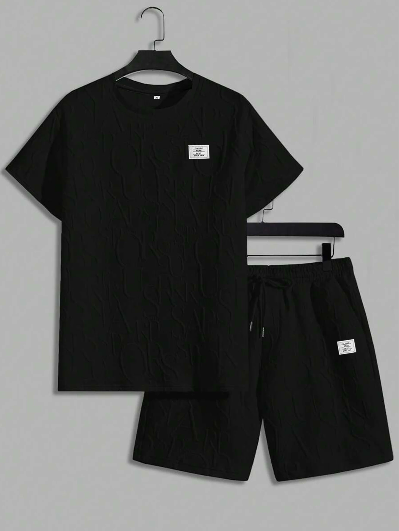 

Men's Textured Letter Patched Round Neck Tee & Drawstring Shorts Two-Piece Set Regular Fit Casual Short Sleeve T shirt & Shorts