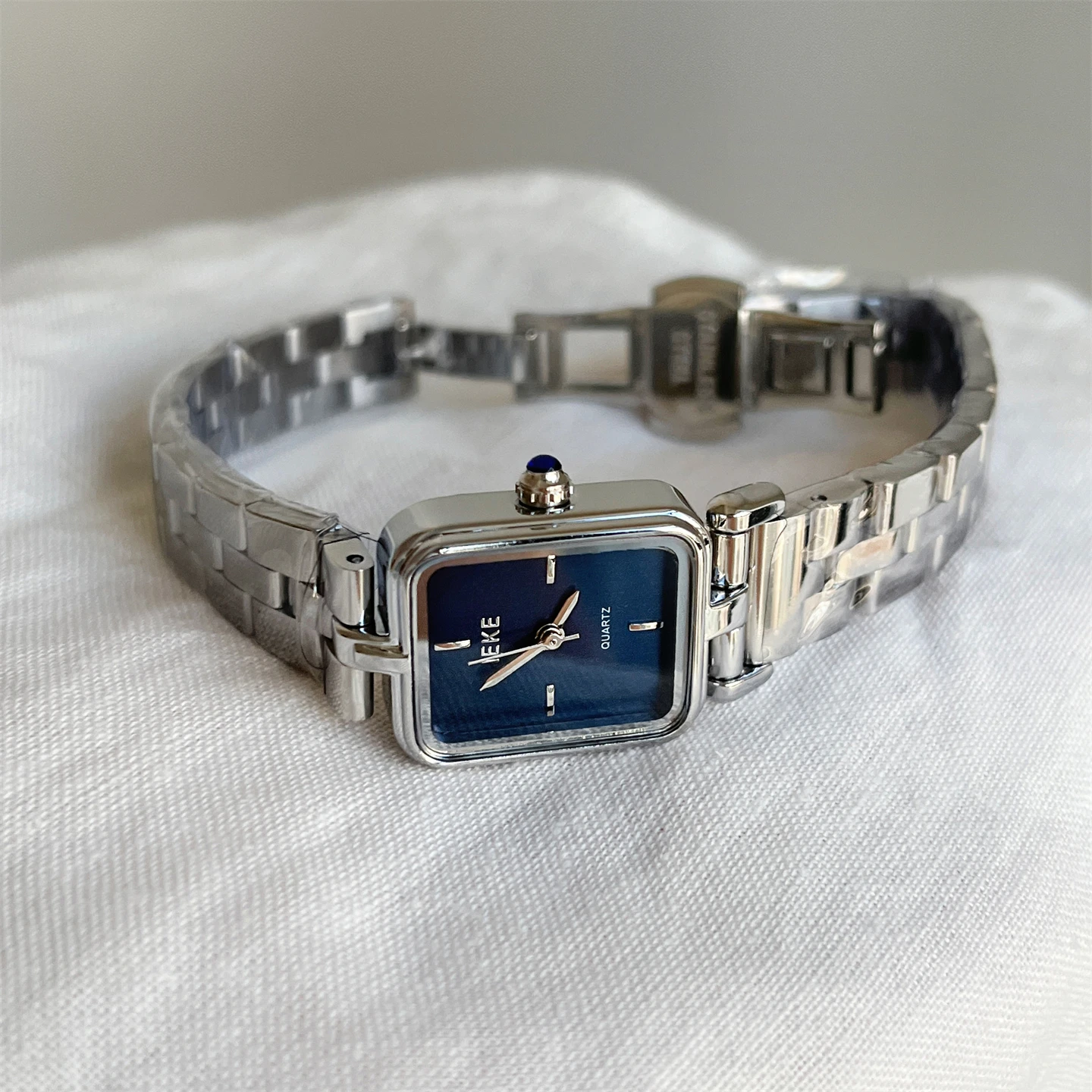 

New FashionableClassicSimple Square Women'S Watch With Steel Strap And ChainA Versatile Quartz Watch, A Perfect Gift For Women.