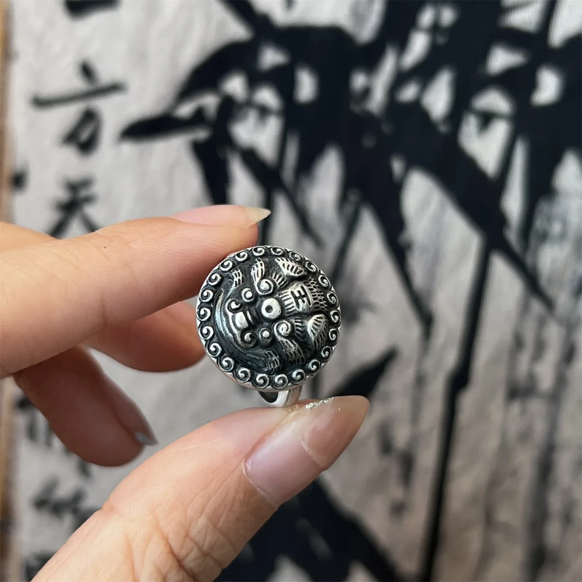 Retro Embossed design circular mythical beast lion rings for women ethnic style 925 Thai silver ring adjustable jewelry gift