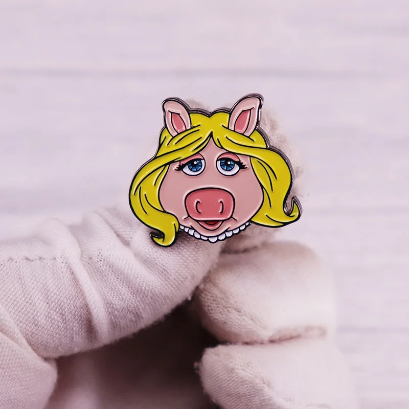 عرض ملكة جمال خنزير المينا دبوس شخصية كلاسيكية بروش شارة أفضل صديق هدية