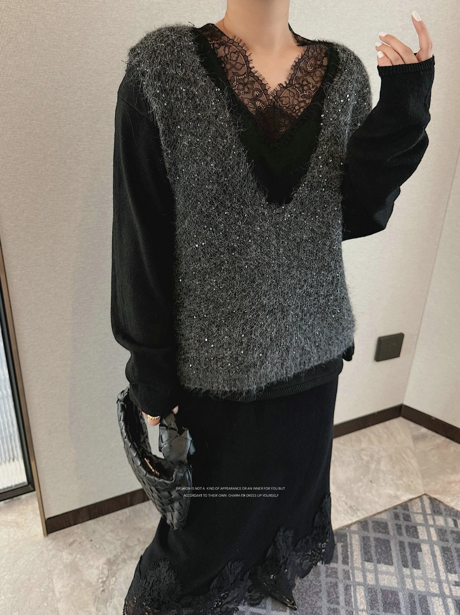 

Женский вязаный жилет JINGONI с пайетками, облегающий, модный, осенне-зимний, с V-образным вырезом, пуловер для повседневной носки